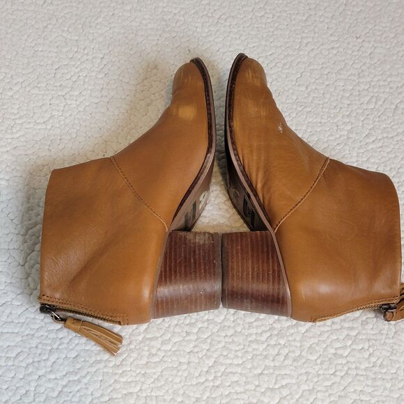Tom's Women's Size 8.5 Carpe Diem Ankle Boots Booties Back Zipper Tassel Caramel - Picture 6 of 14